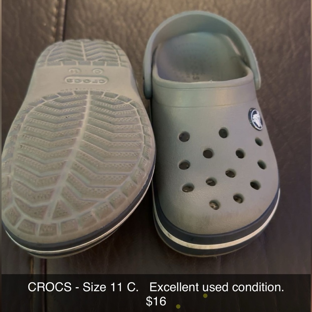 CROCS 11C Gray, lightly used.